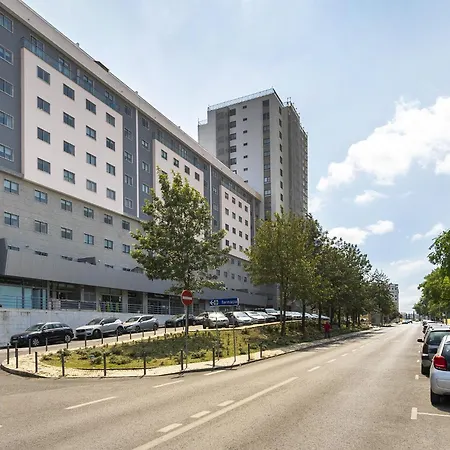 Whome Family - Urban Retreat With Parking, Ac, Elevator In Great Location Lissabon