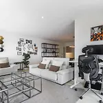 Whome Family - Urban Retreat With Parking, Ac, Elevator In Great Location Appartement Lisboa