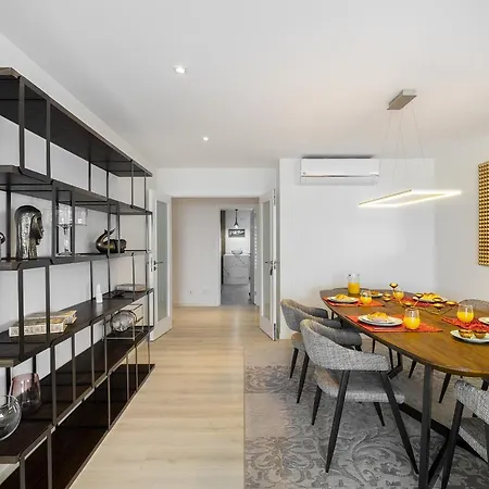 Apartment Whome Family - Urban Retreat With Parking, Ac, Elevator In Great Location Lisbon