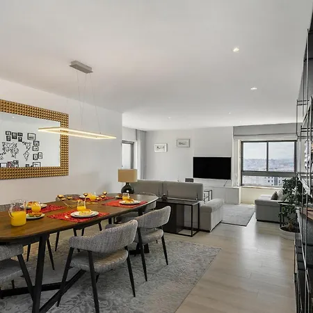 Apartment Whome Family - Urban Retreat With Parking, Ac, Elevator In Great Location Lissabon