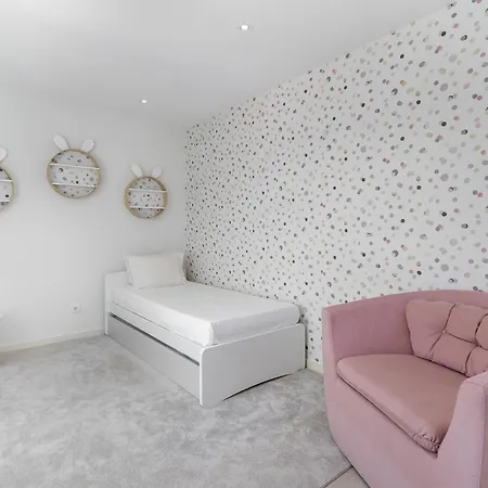 Apartment Whome Family - Urban Retreat With Parking, Ac, Elevator In Great Location