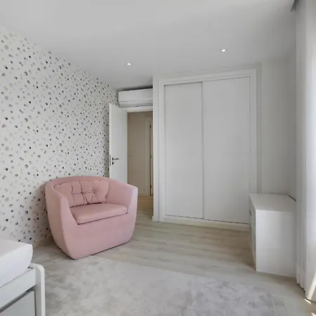 Whome Family - Urban Retreat With Parking, Ac, Elevator In Great Location